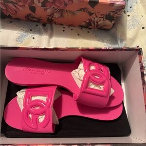 Dolce & Gabbana Pink slides 7.5